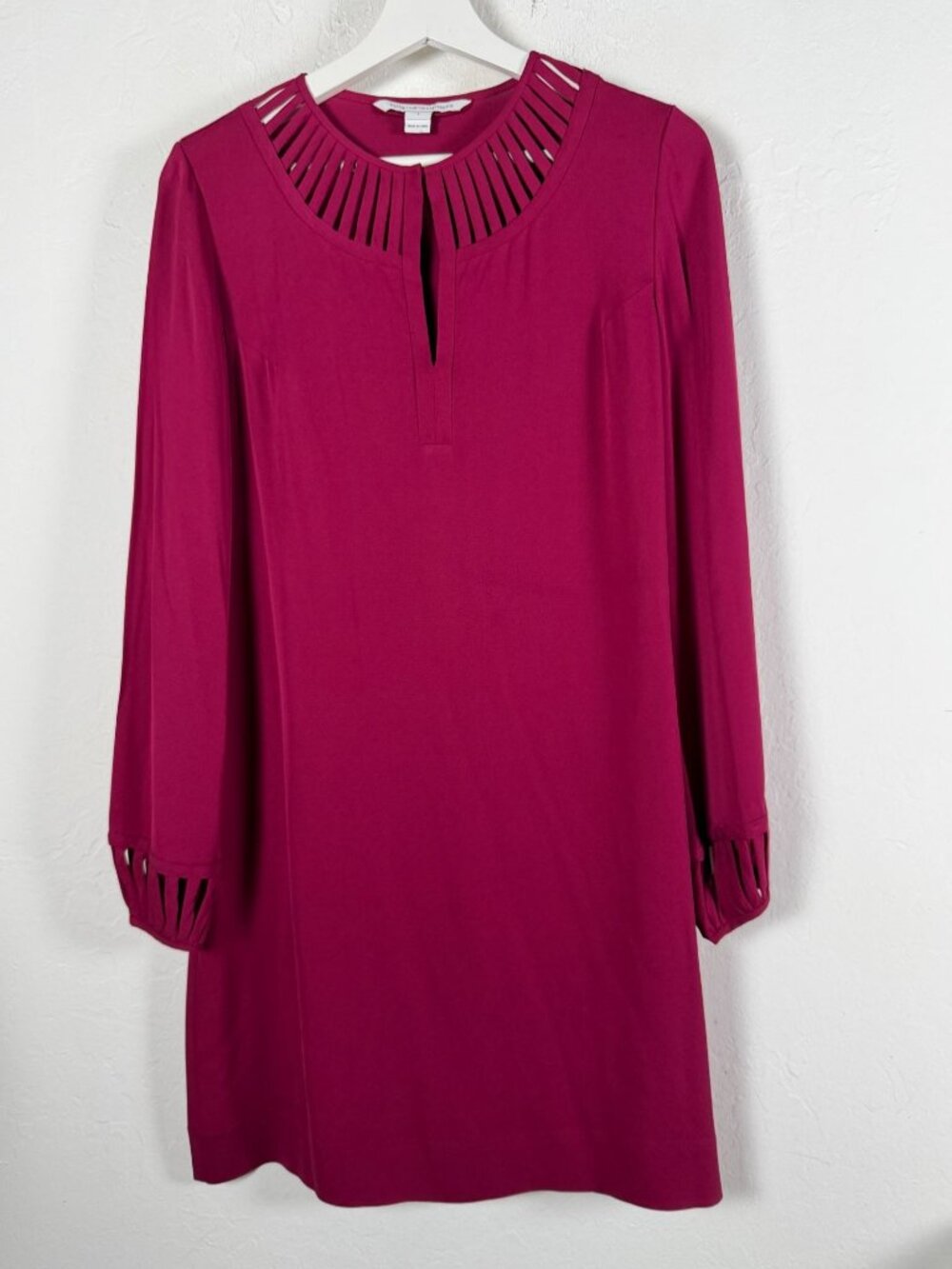 DVF Diane Von Furstenberg Damian Silk Shift Dress Size 4 Fuchsia Laser Cut Out